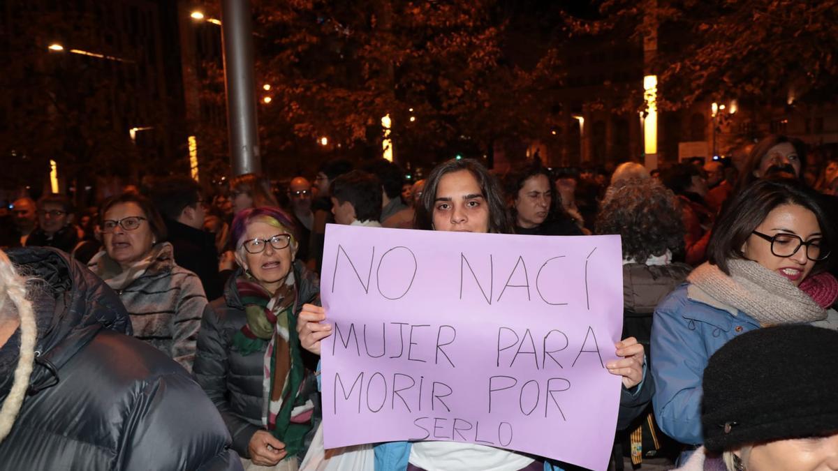 Una pancarta contra la violencia de género en la marcha por el 25-N del año pasado.