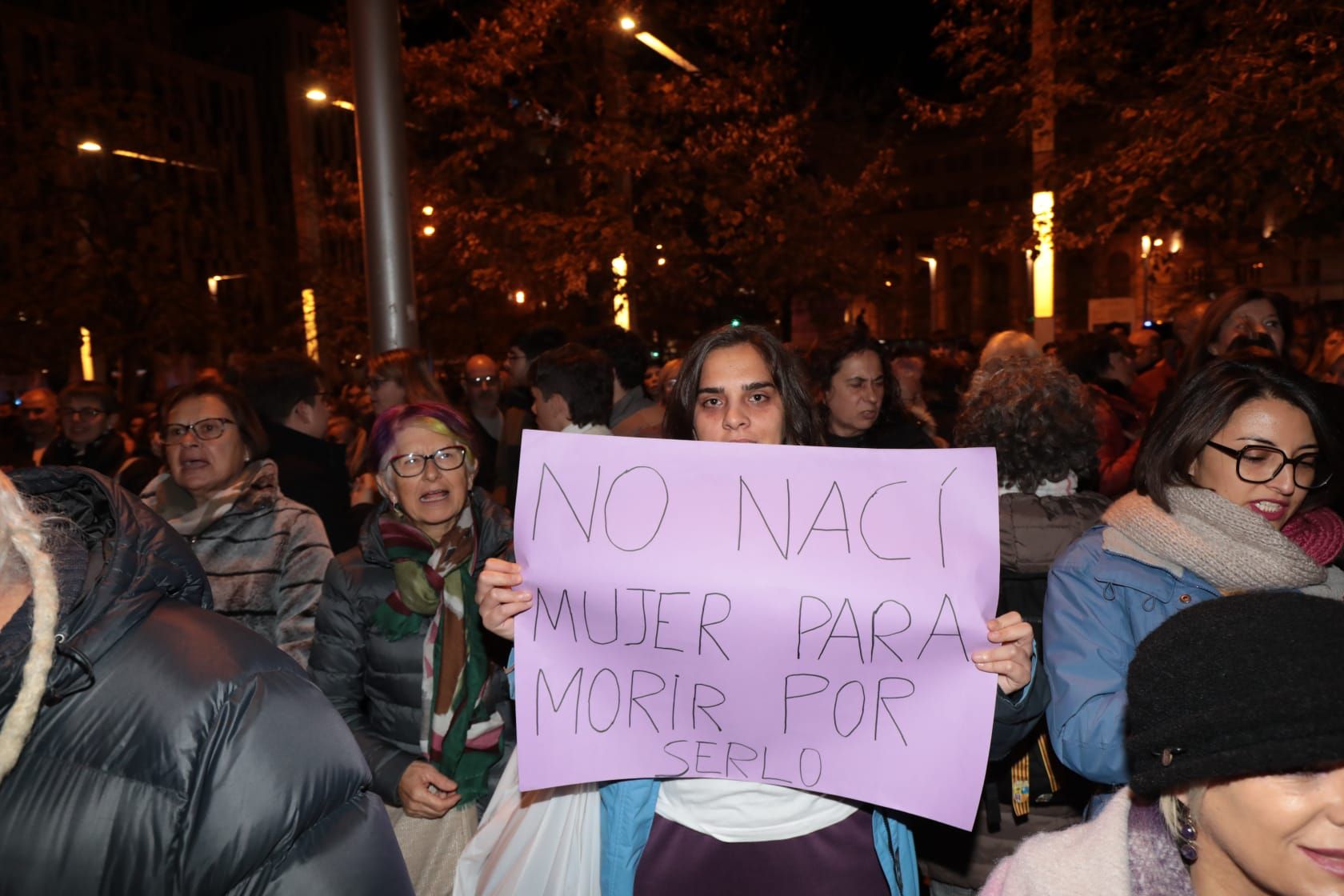 Así ha sido la manifestación del 25-N en el centro de Zaragoza