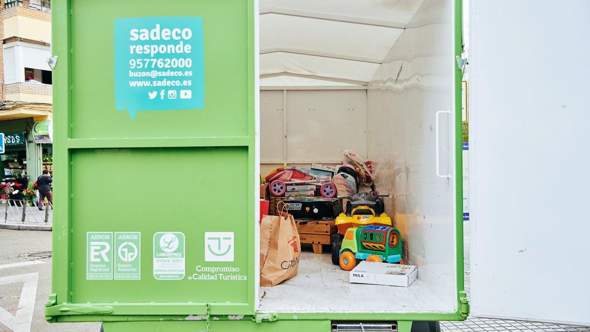 RECOGIDA DE JUGUETES Y NAVIDAD EN CÓRDOBA | Sadeco pone en marcha su  tradicional la recogida de juguetes