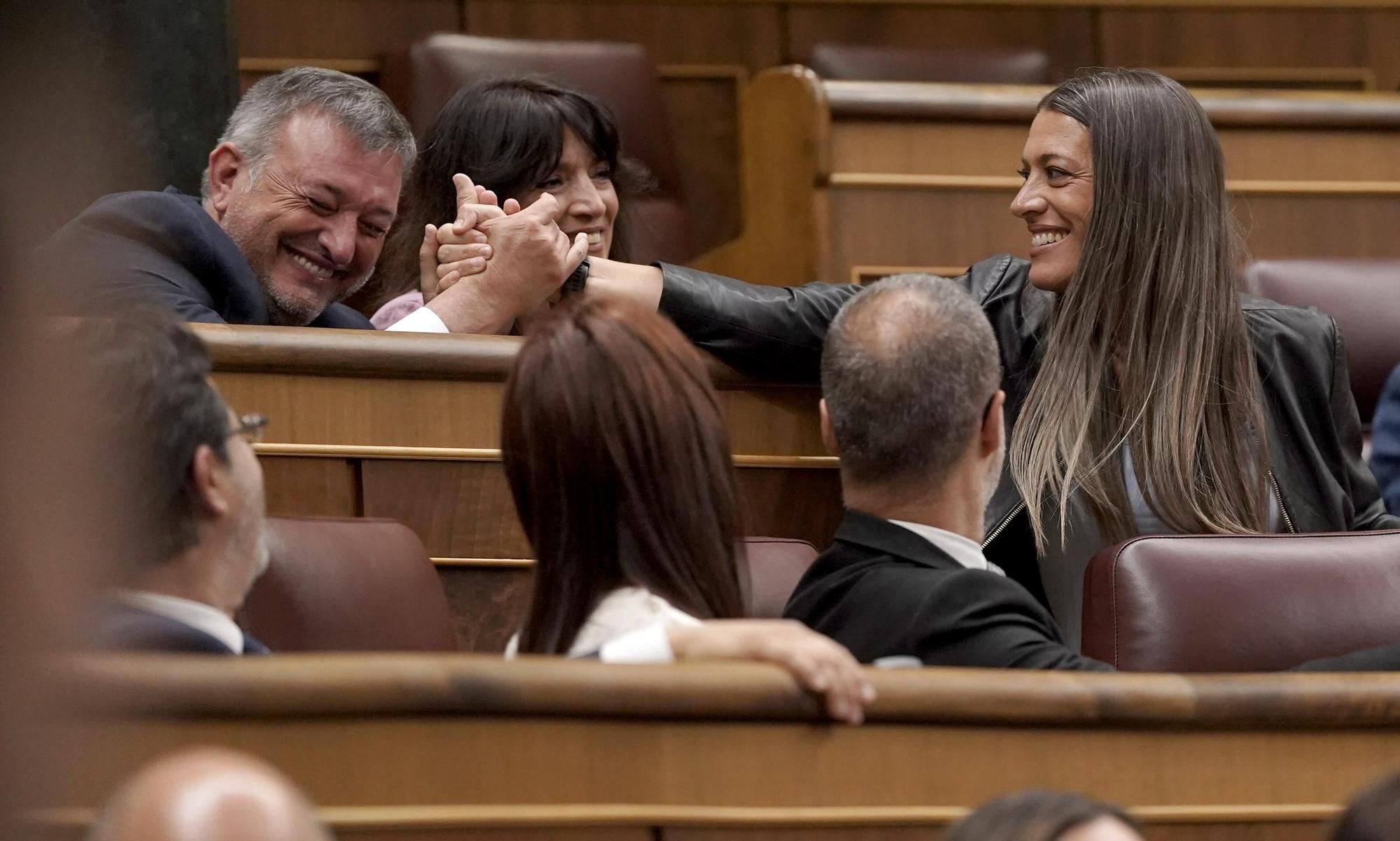 Nogueras y Cervera, Junts, en el pleno de aprobación definitiva de la ley de amnistía en el Congreso de los Diputados