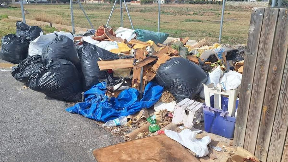 Imagen de archivo de vertidos incontrolados en el término municipal de Castelló.