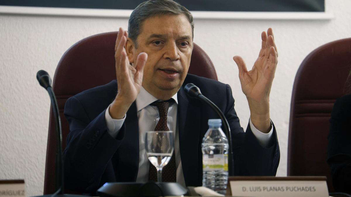 Luis Planas, intervenint a l'acte.