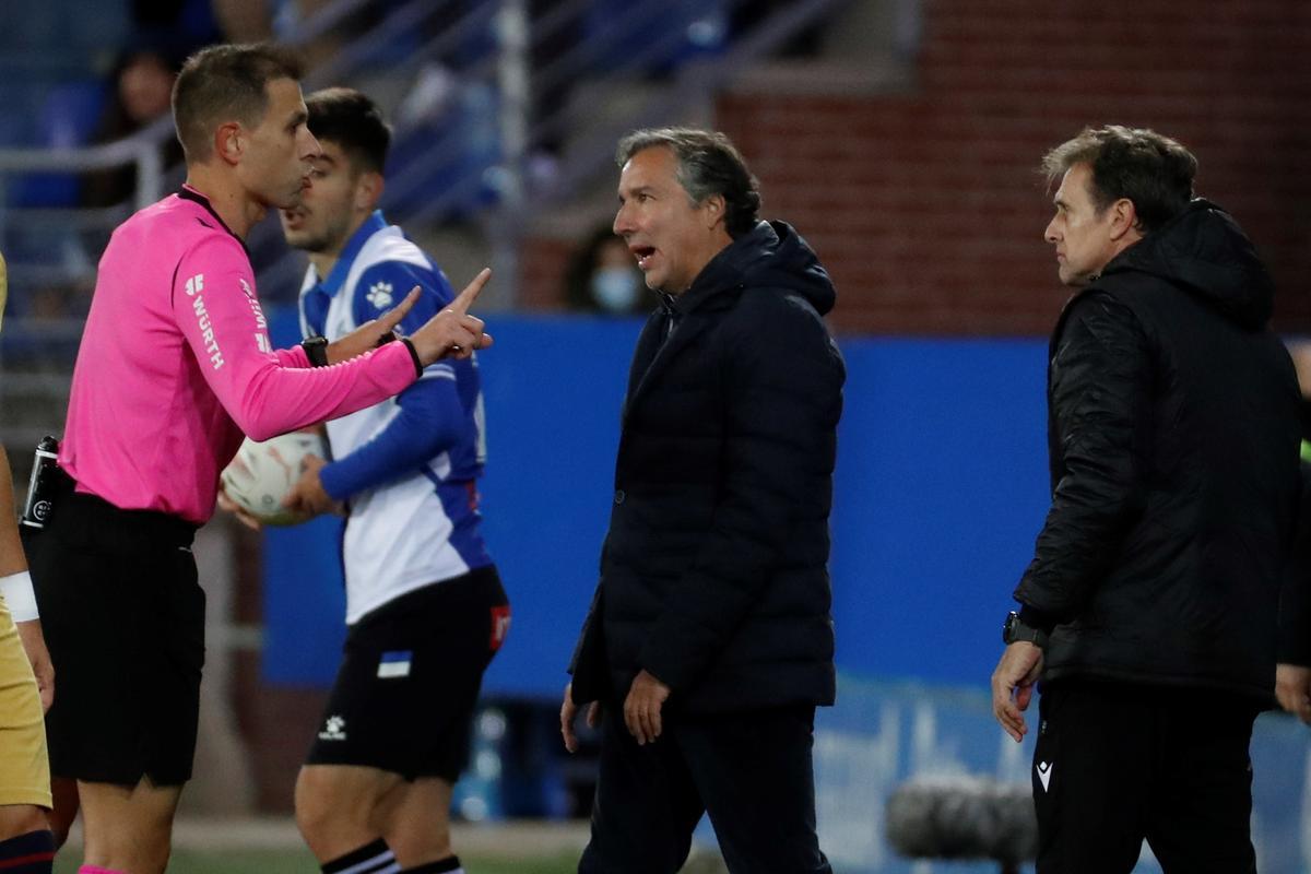 Pereira, contra el Alavés.