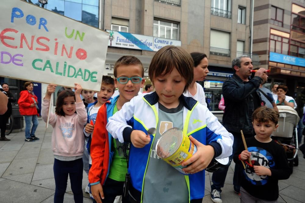 Protesta de la comunidad educativa del colegio O P