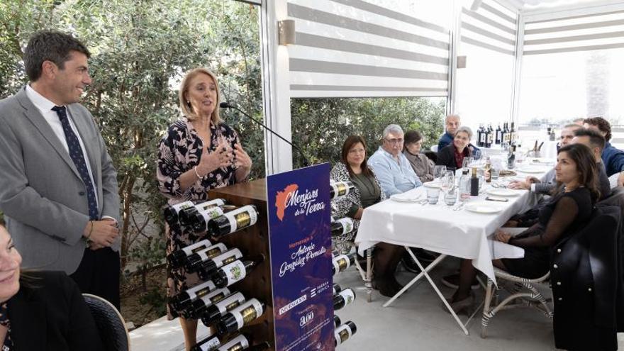 Encarni González, hija de Pomata, agradeció emocionada el homenaje a su padre. | RAFA ARJONES