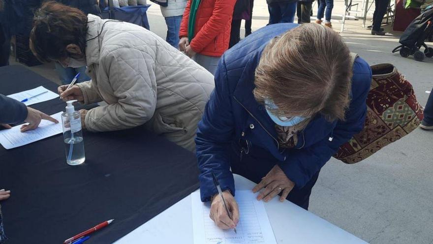 Parada que es va instal·lar al mercat per a la recollida | CONSELL DE LA GENT GRAN