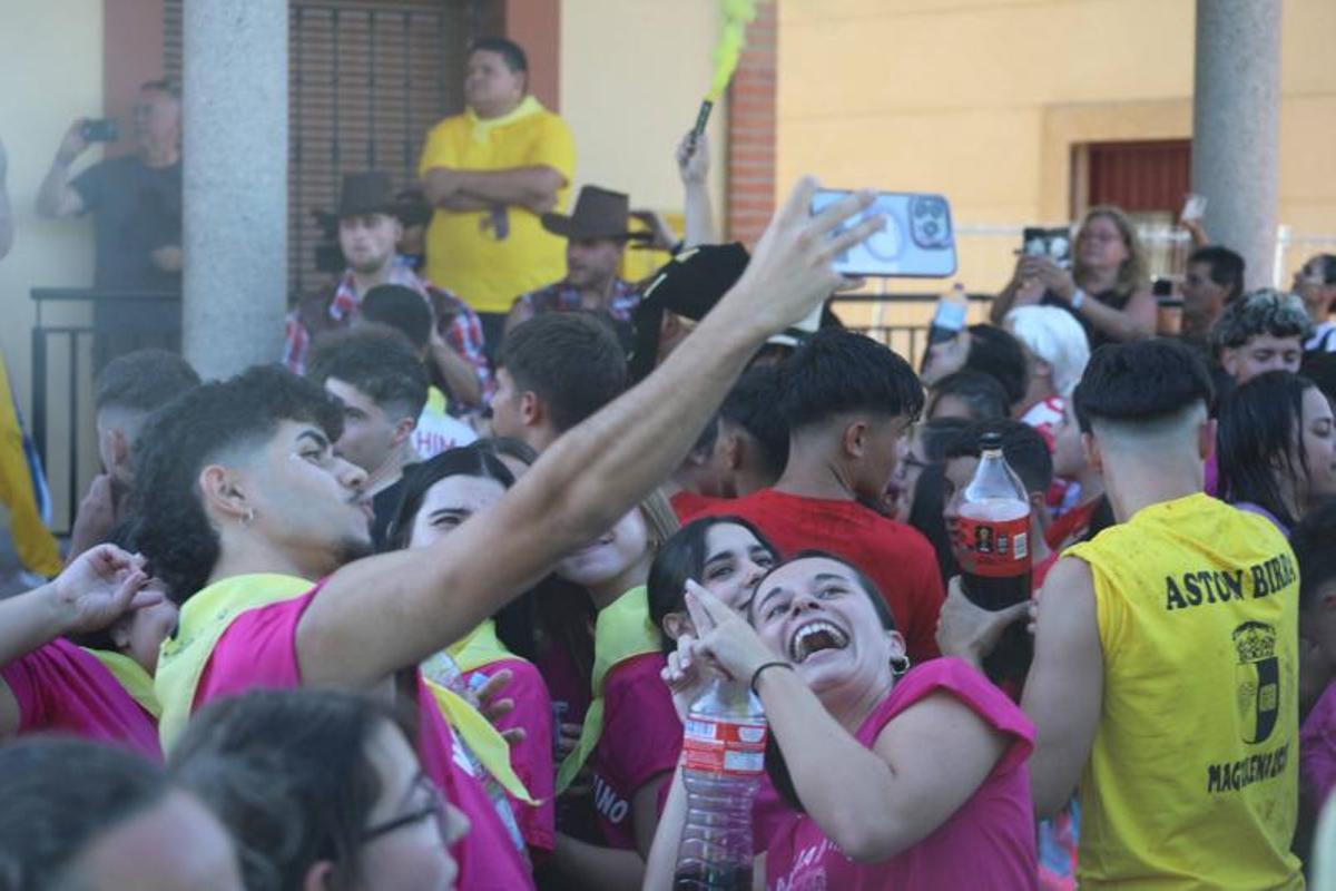 GALERÍA | Las peñas toman las calles de Moraleja del Vino