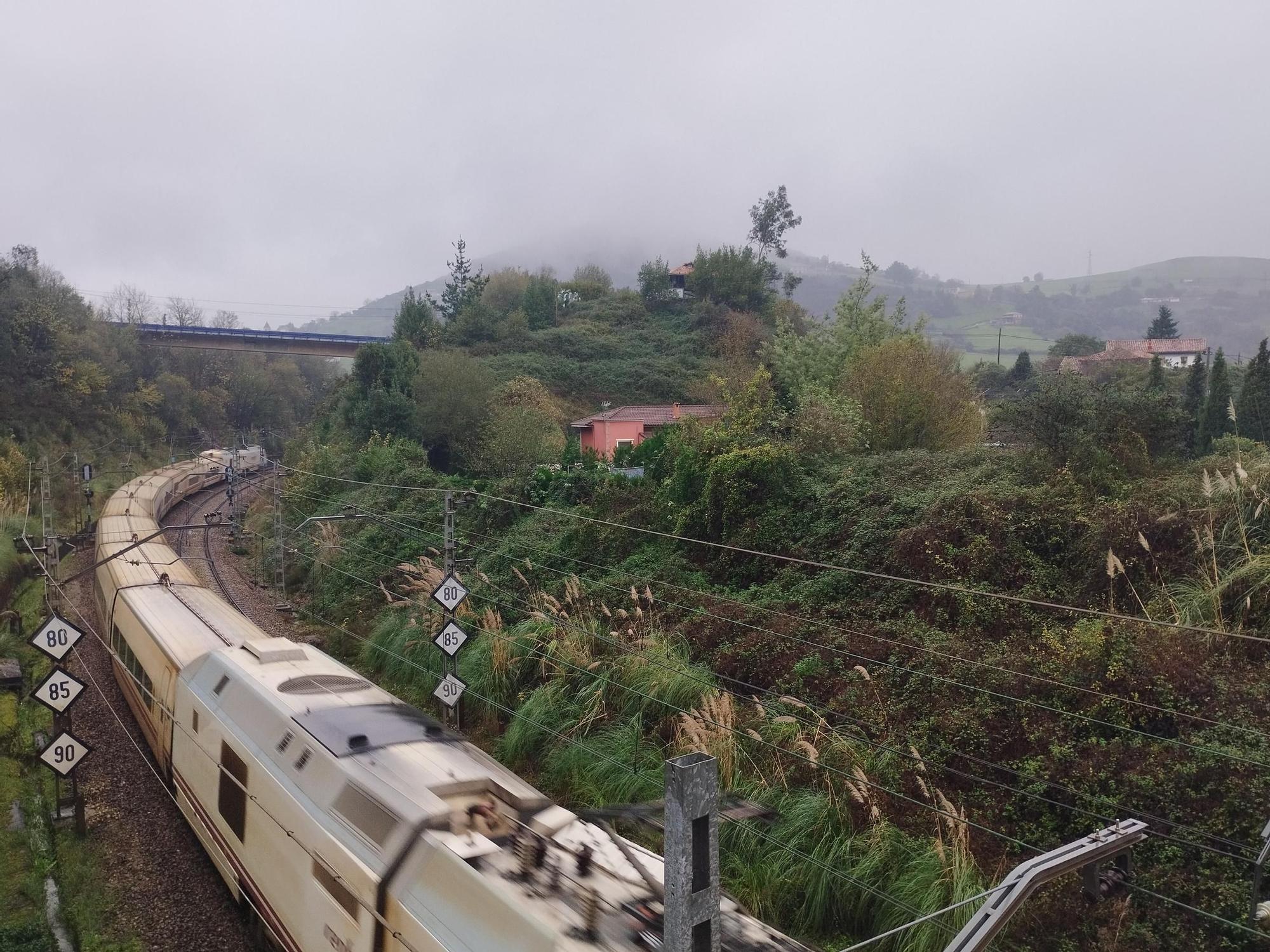 Villardeveyo, tierra ferroviaria y minera que esconde una celosía prerrománica