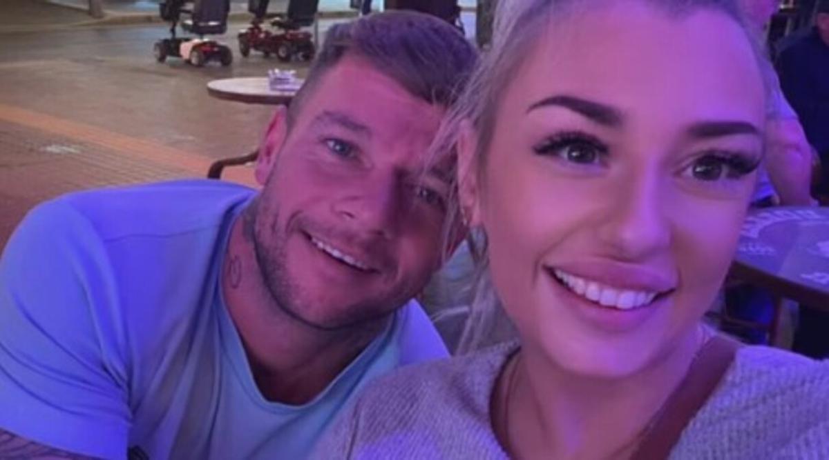 La pareja en una de las imágenes de su estancia en Benidorm.