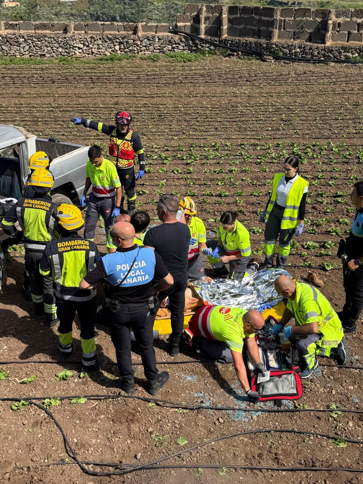 Evacuado en helicóptero un conductor de 87 años tras precipitarse con su vehículo en el norte de Gran Canaria
