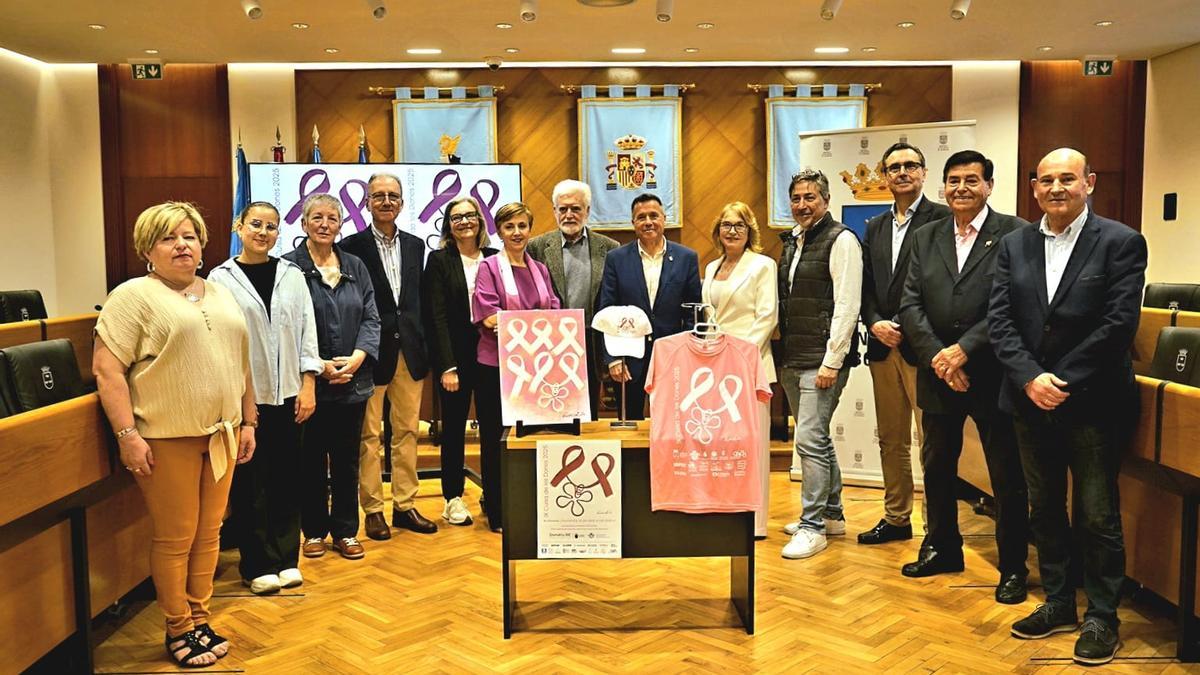 El salón de plenos del Ayuntamiento de Burriana ha acogido la presentación de la Cursa de la Dona.
