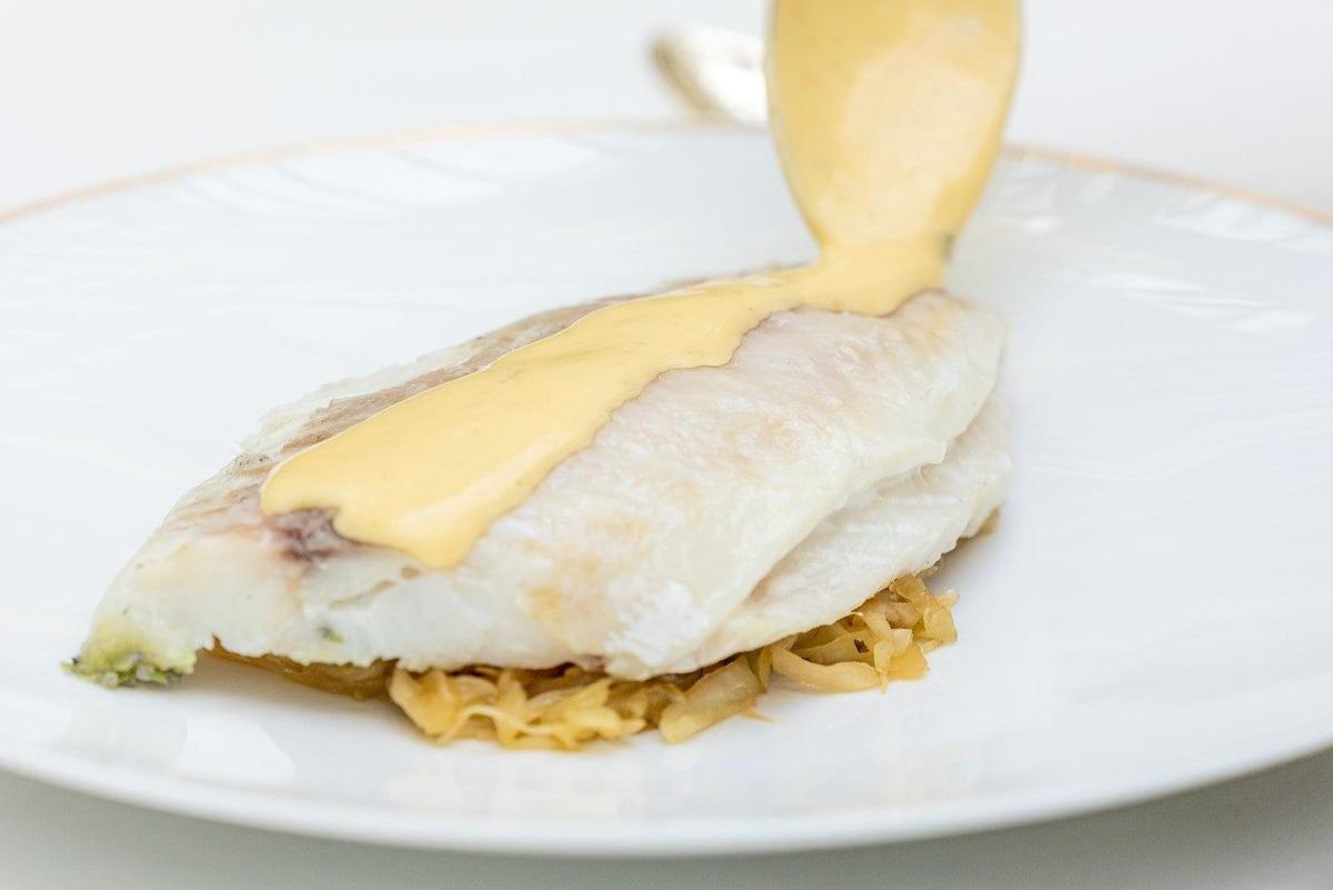 Dorada a la sal de cenizas con salsa bearnesa, Mandarin Oriental Ritz