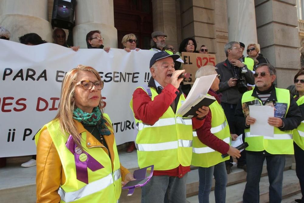 Los jubilados de Cartagena también protestan por la subida del 0,25