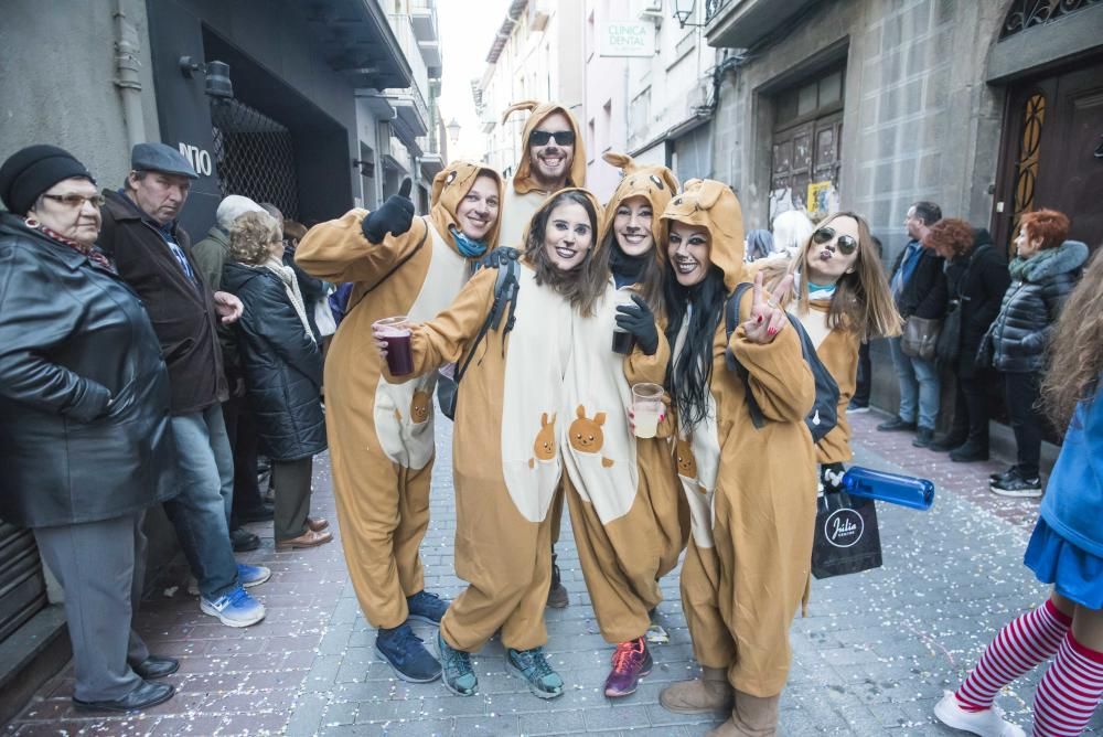 Set mil persones desborden els carrers de Sallent en un Carnaval multitudinari