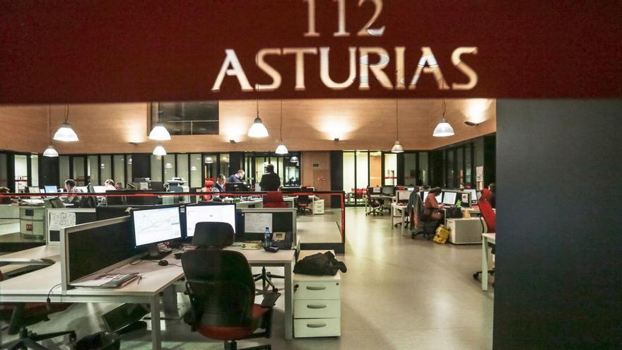 El aluvión de llamadas al 112 de Asturias tras el brote de coronavirus en Oviedo obliga a reforzar el servicio