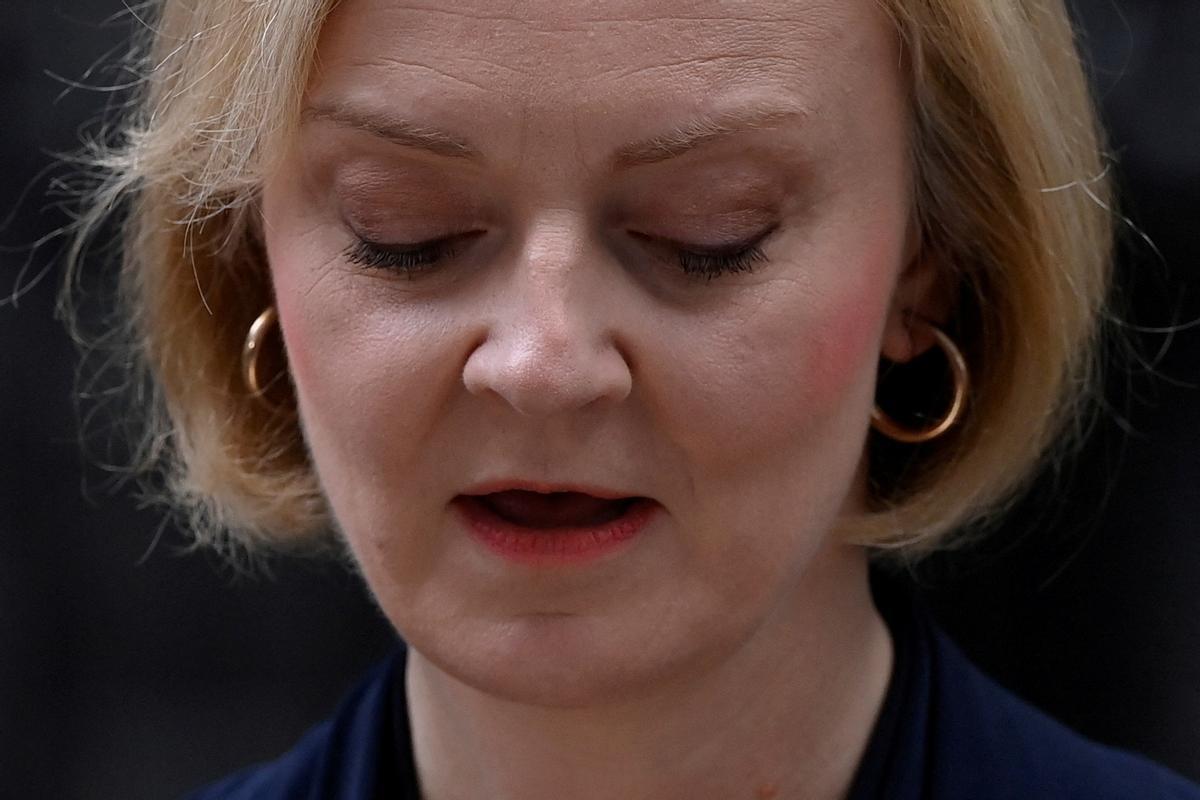 Liz Truss dimite como primera ministra de Reino Unido.