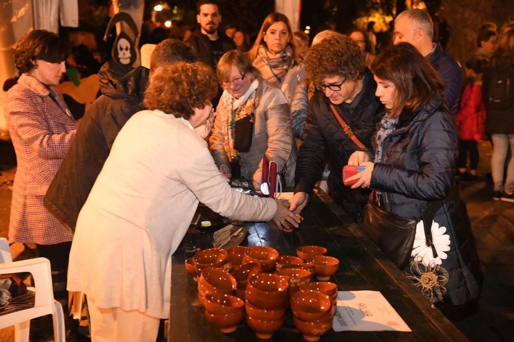 Música, talleres de decoración de calabaszas, cuentacuentos, una caravana de juegos populares, queimada... Así celebra su magosto la Ciudad Vieja.