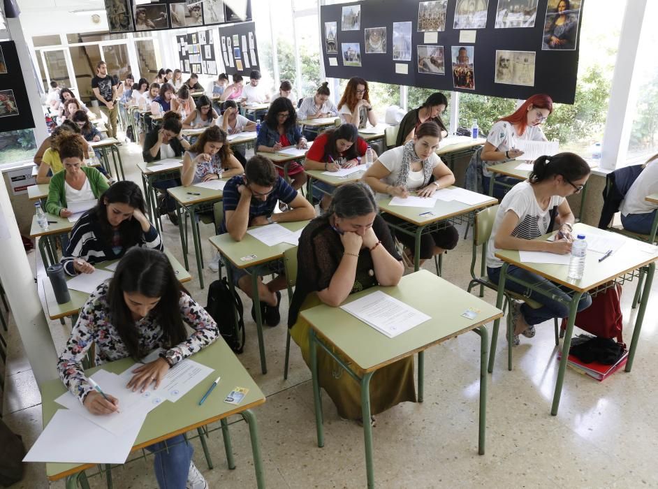 La primera fase de las oposiciones de Eduación comenzó ayer y finalizará mañana con las últimas pruebas