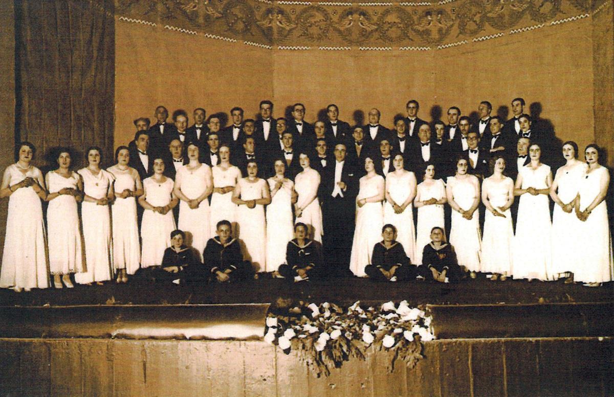 Concerto da Coral Polifónica de Pontevedra en 1929, cando estaba presidida por Castelao (foto coloreada).