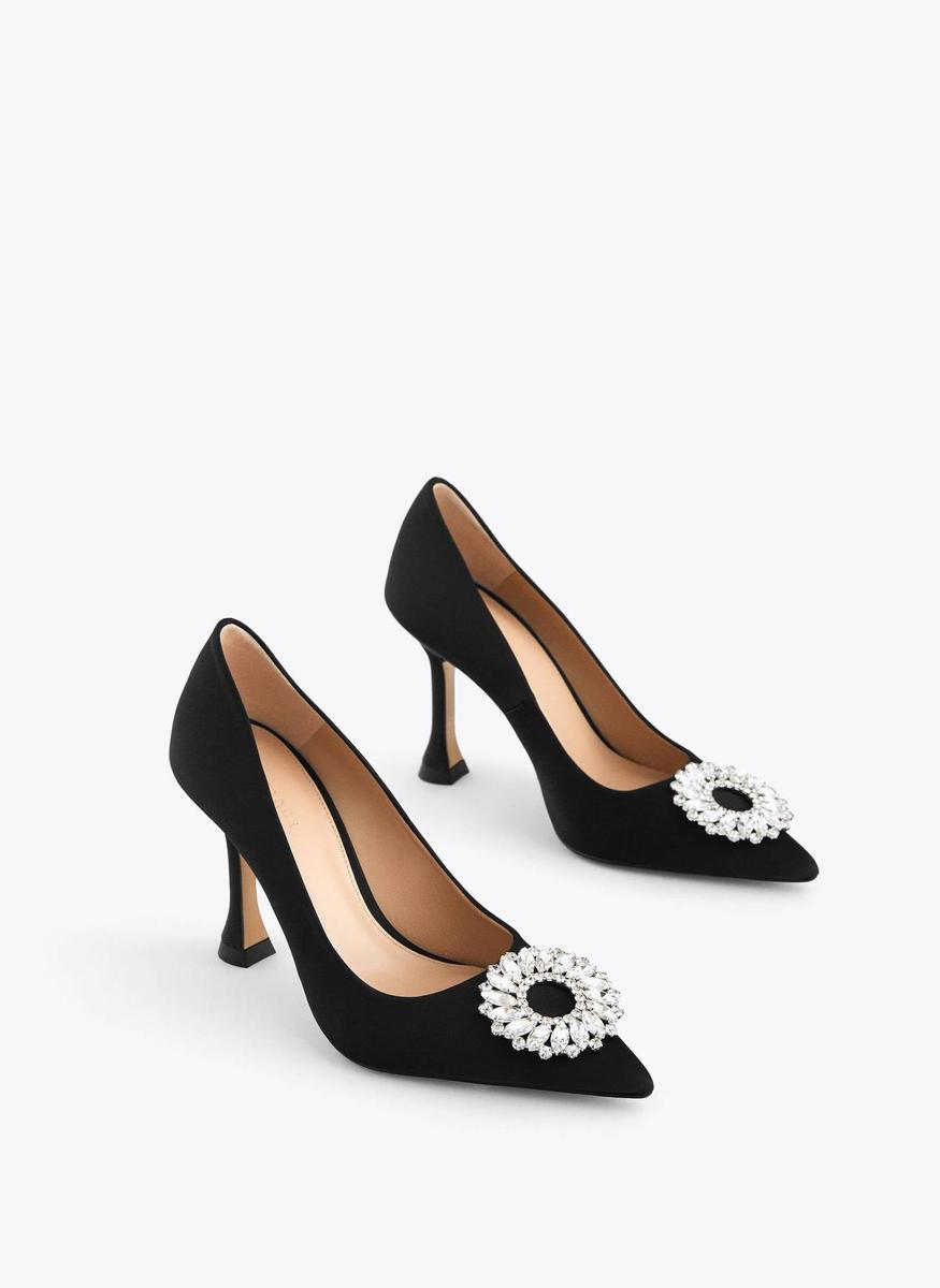 Estos zapatos de Uterqüe te harán sentirte Carrie Bradshaw en 'Sex and the  City' - Stilo