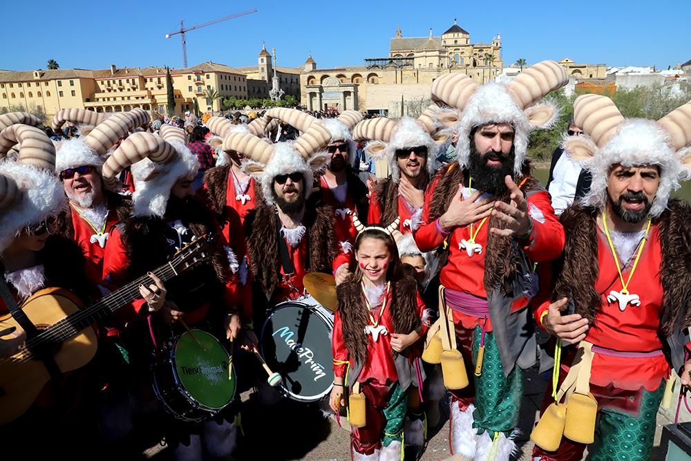 El Puente Romano se viste de Carnaval