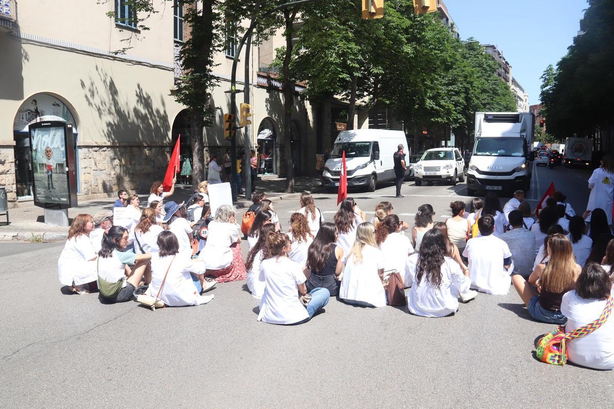 Protesta dels metges a l'avinguda Jaume I.