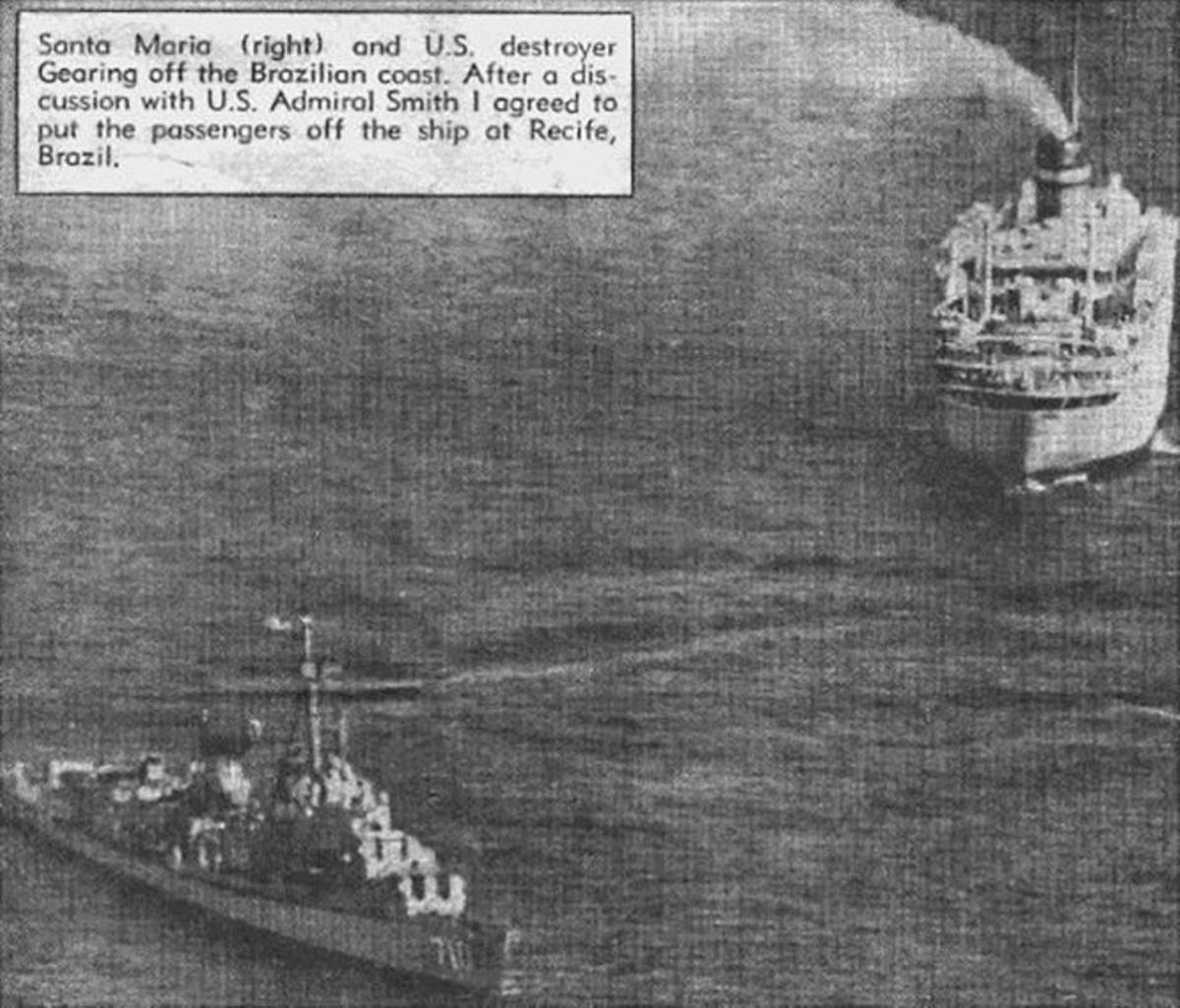 El Santa María y una embarcación de los Estados Unidos, llegando a la costa brasileña.