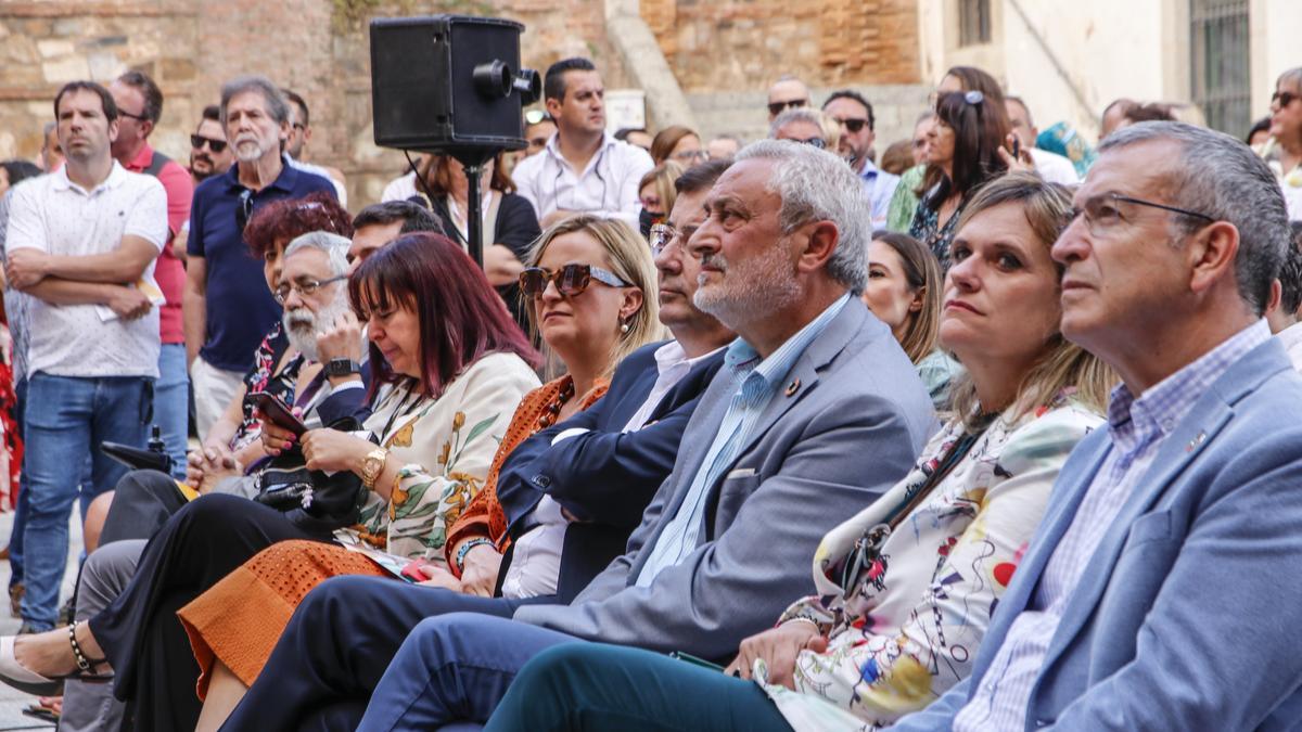 Las autoridades en un momento de la inauguración.