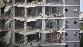 Una nueva noche de ataques entre Irán e Israel deja muertos y edificios dañados