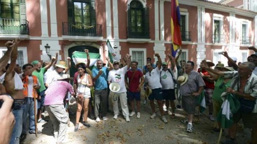 Jornaleros del SAT ocupan una finca en Hornachuelos