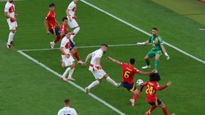 Bruno Petkovic marca para Croacia contra España en el primer partido de la Eurocopa 2024, pero el VAR anula el gol por fuera de juego 