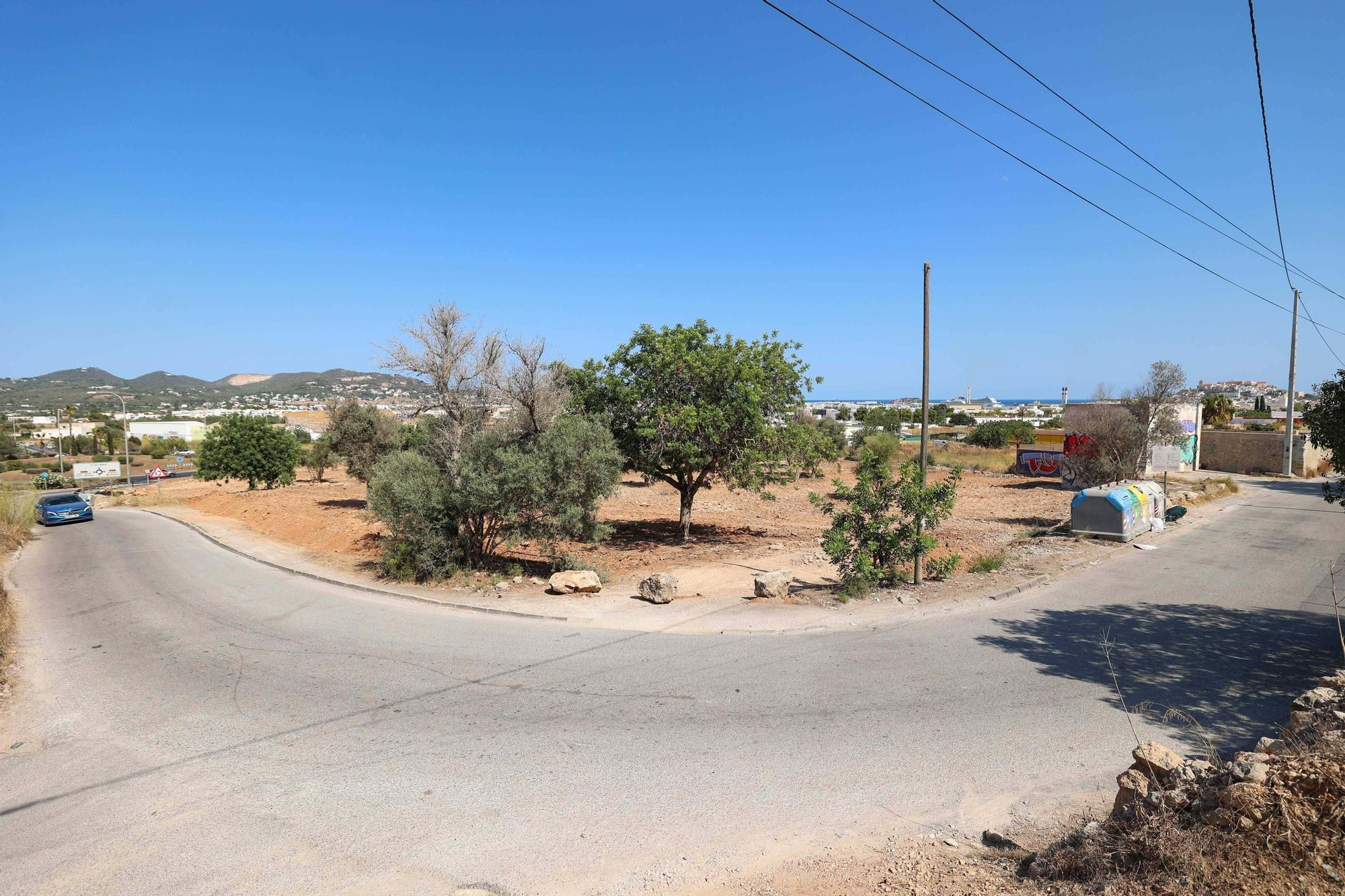 Galería: terreno de Can Rova II completamente despejado por el Ayuntamiento