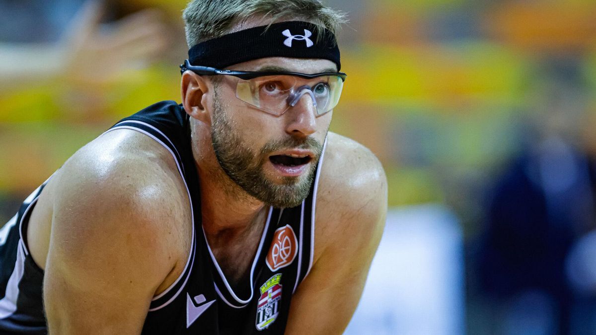 Calvin Hermanson, fichaje del Alimerka Oviedo Baloncesto