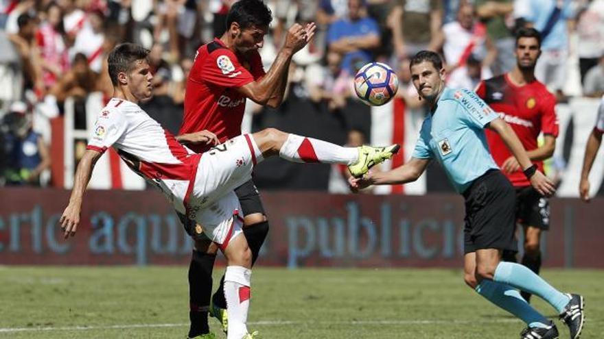 El Mallorca domina, el Rayo gana