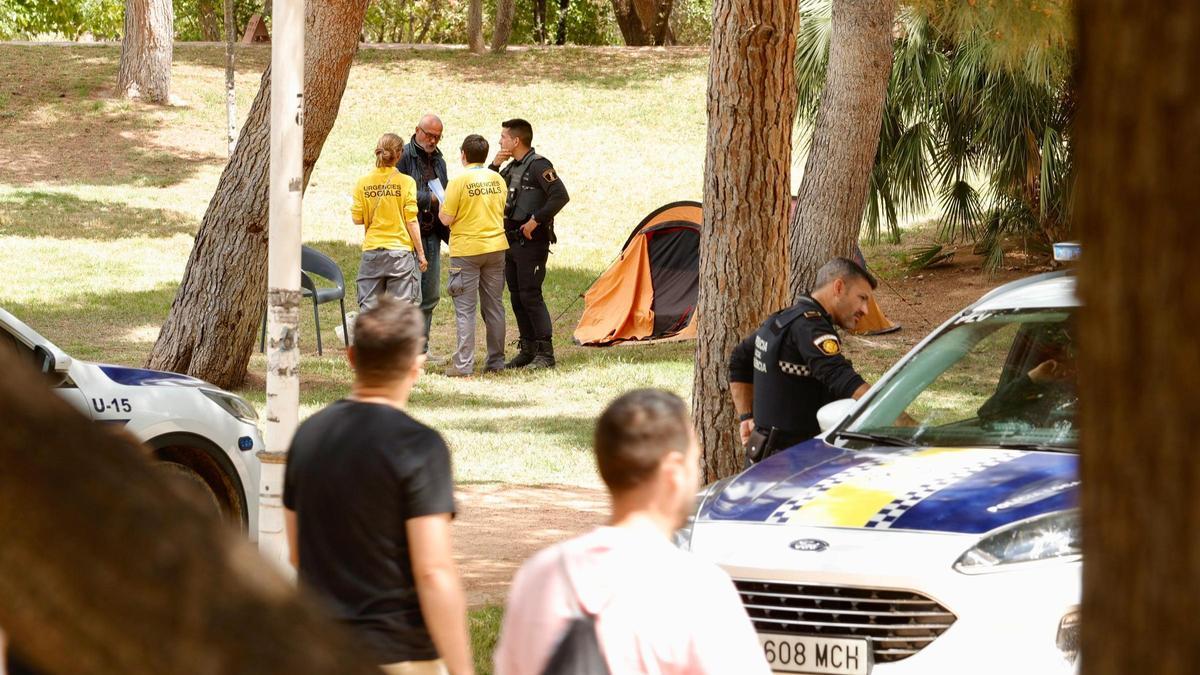 Intervención policial en el viejo cauce.