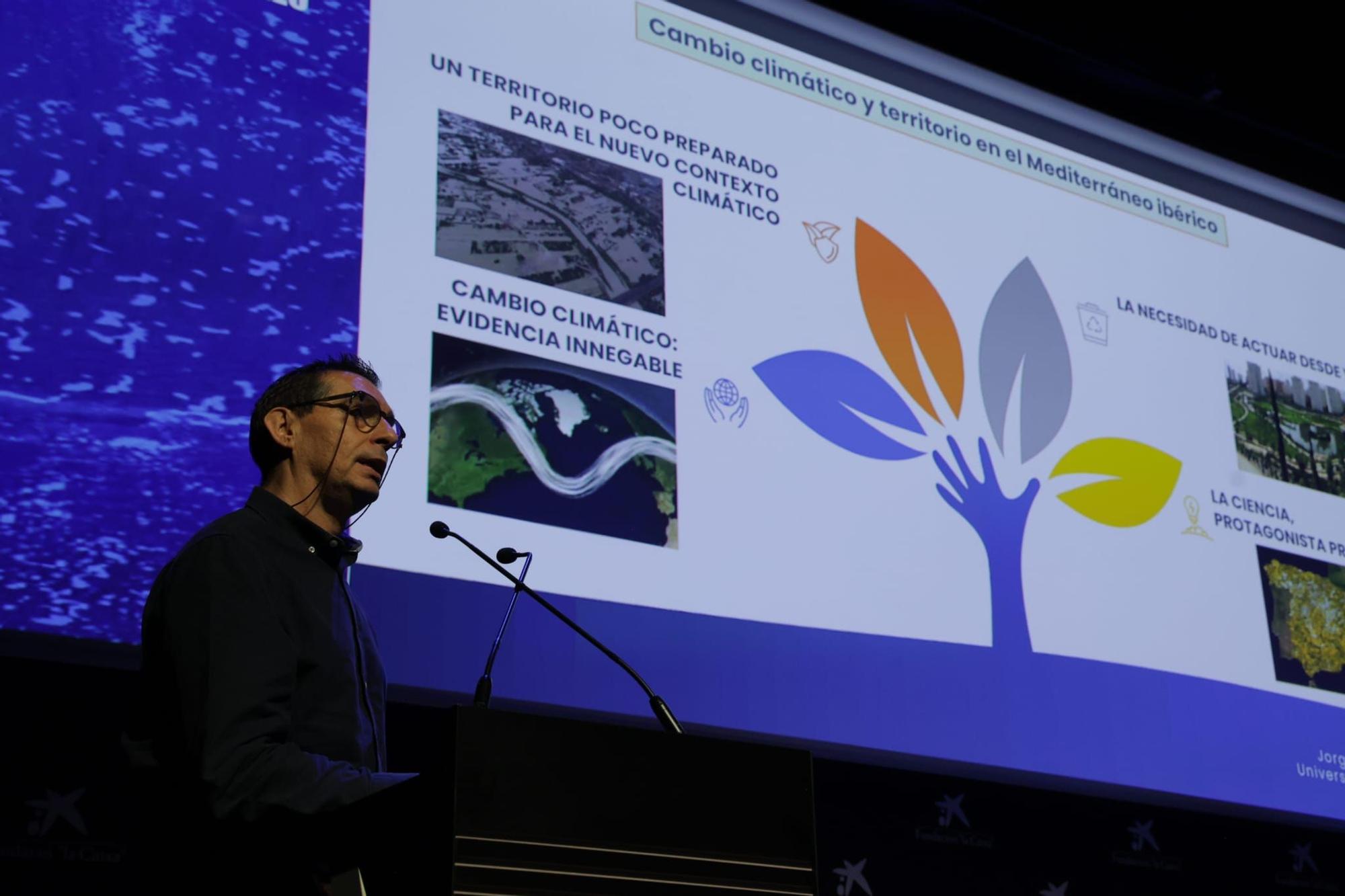 Mesa redonda “Cambio climático y territorio en Mediterráneo”.