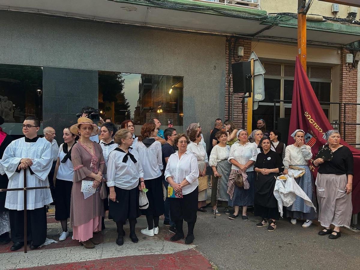 Personajes vestidos de época en un acto del viernes.