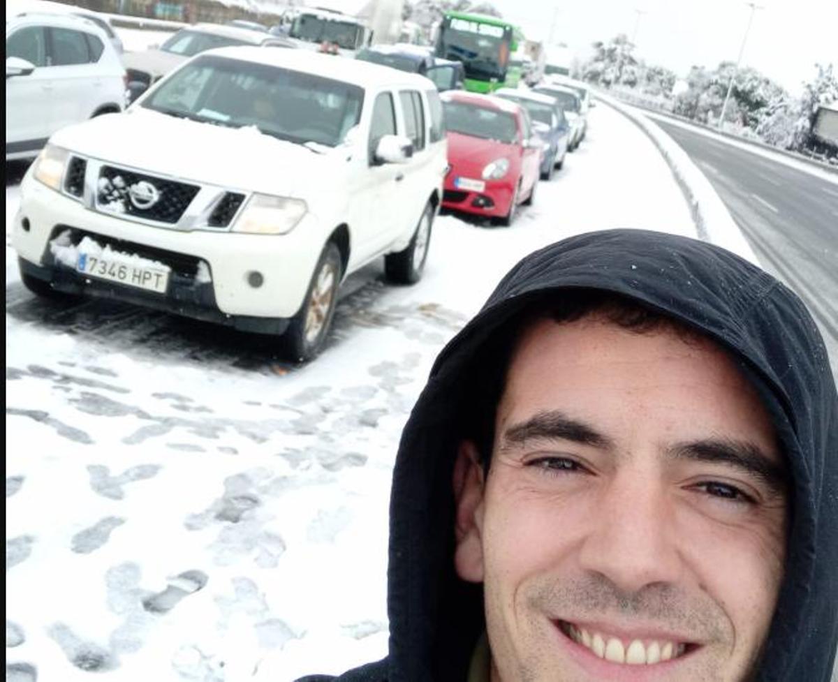Atasco en la A6 por las nevadas.