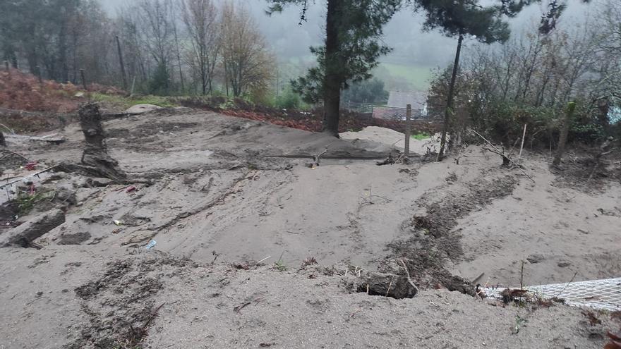 Tres casas afectadas en Mondariz por un corrimiento de tierras por las lluvias