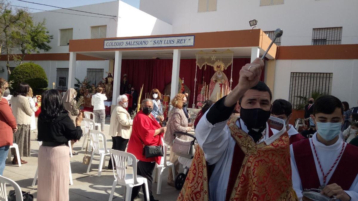 Misa en el colegio Salesianos San Luis Rey.