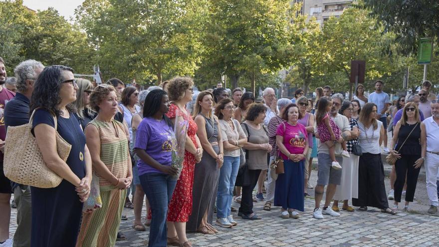 Un centenar de persones recorden la Carla Fernández en el tercer any del seu assassinat