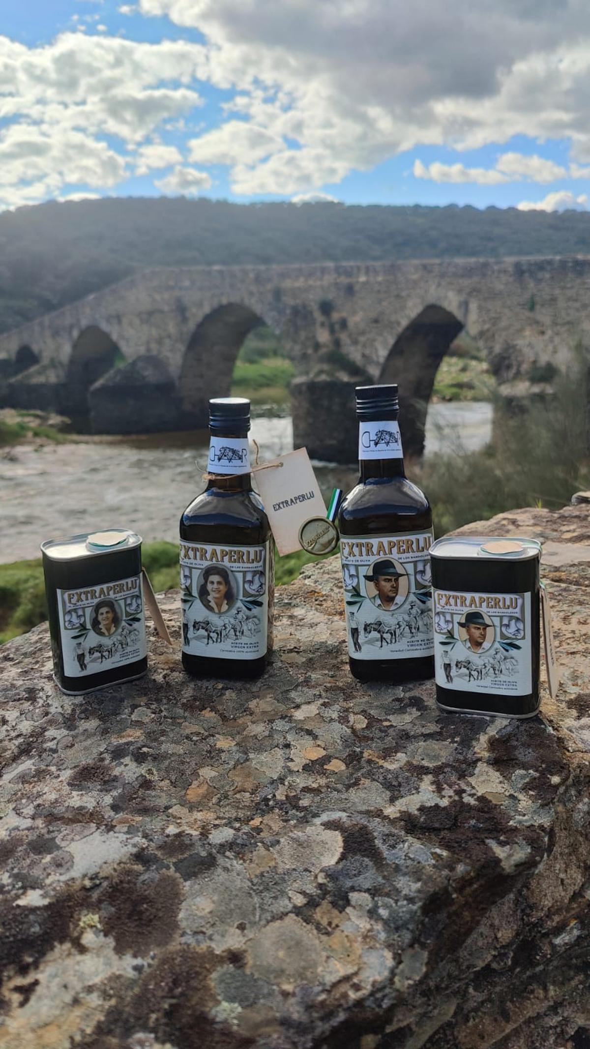 Botella y lata de aceite Extraperlu.