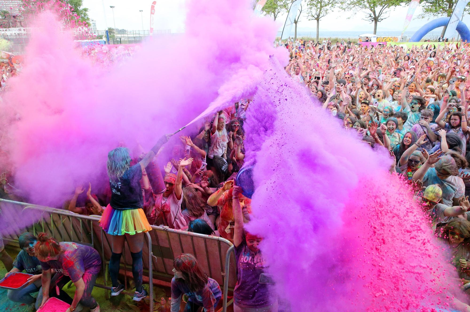 Samil se colorea con los miles de participantes de la Holi Run