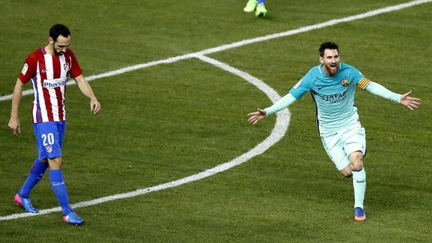 Luis Suárez y Messi lanzan al Barça (1-2)