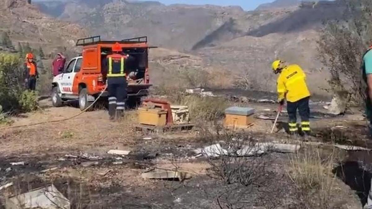 Colmenas donde, supuestamente, se iniciaron las llamas en la presa de Soria