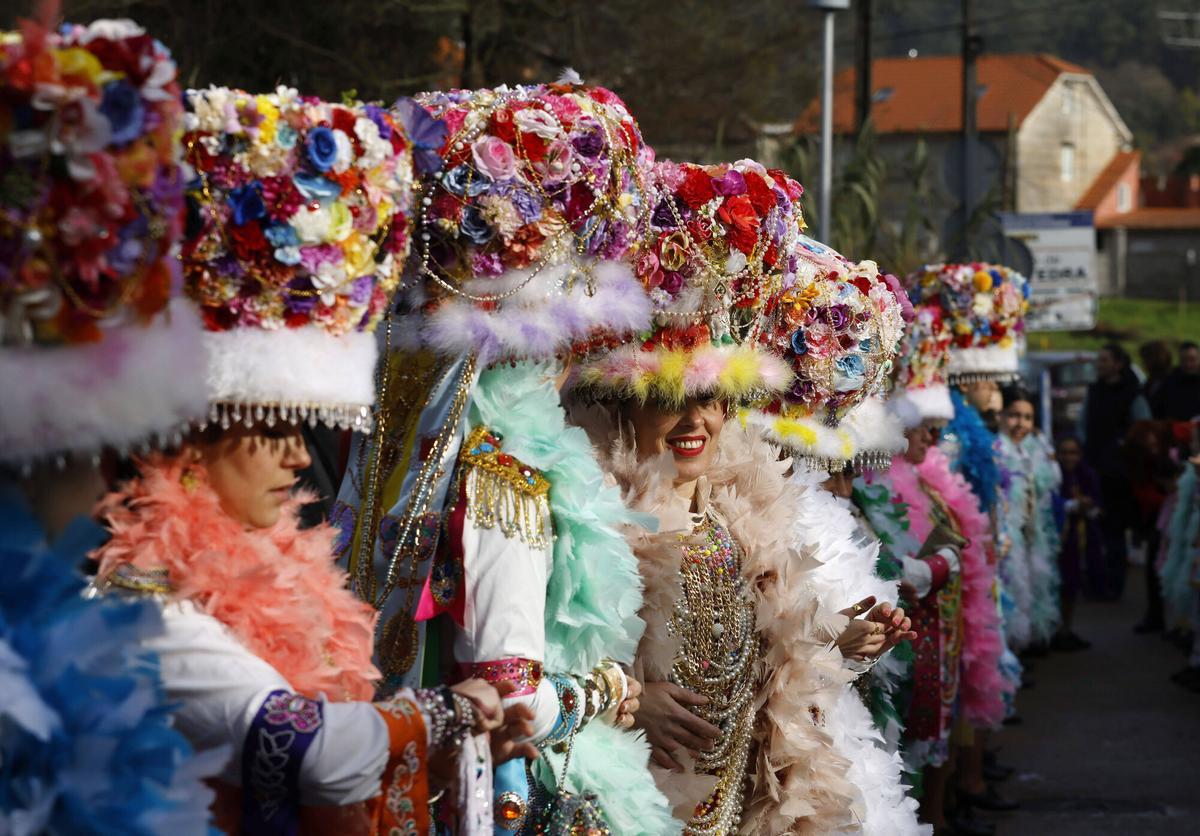 Madamas e Galáns salieron a la calle para promocionar el Entroido de Vilaboa