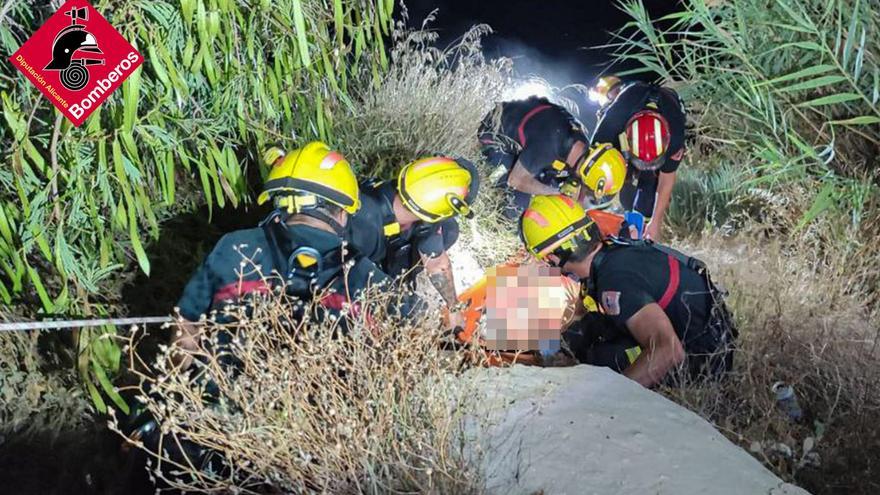 Rescatado un hombre tras precipitarse en plena noche por un acantilado en Finestrat