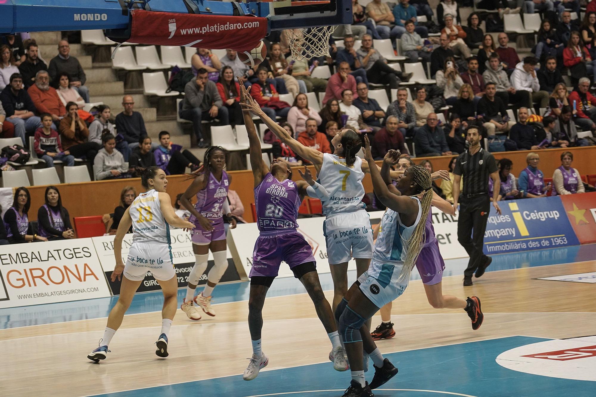 Totes les imatges del partit de l'Uni Girona contra el Jairis a Fontajau