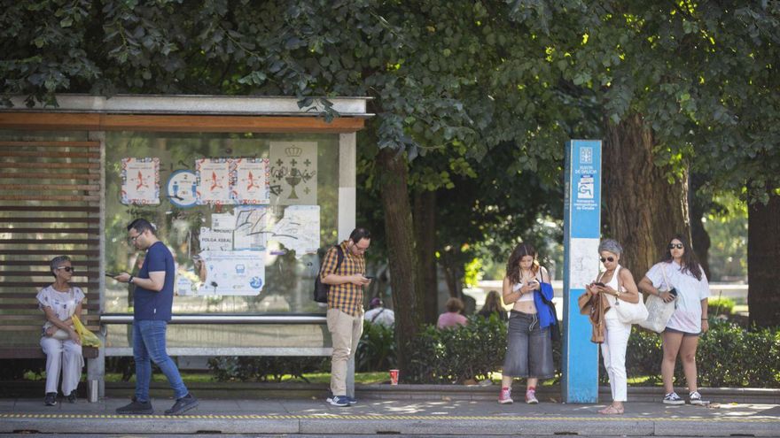 Los buses ‘pinchan’ en la comarca