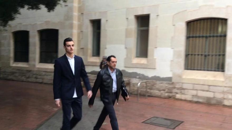 Caso 'caranchoa': MrGranBomba llega al juicio por el bofetón del repartidor